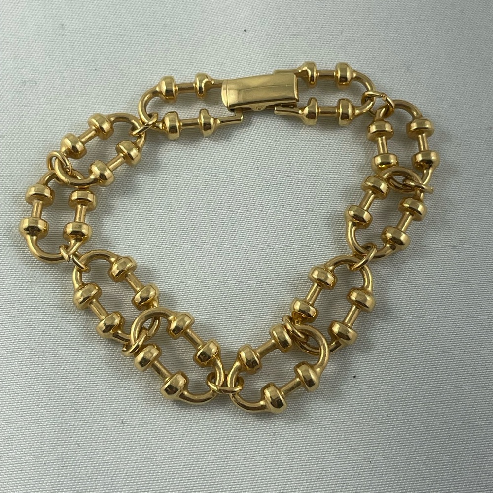 Avon Gold Tone Double Link Bracelet - Picture 2 of 5